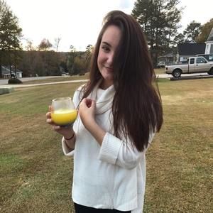 Meet your Posher, Caitlin